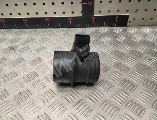 Расходомер воздуха Volkswagen Passat B5+ (3B) 2000-2005 рестайлинг  Volkswagen Passat Passat B5+ (3B) 2000-2005 рестайлинг