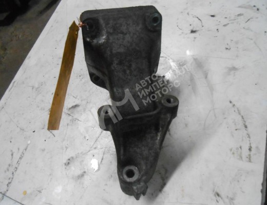 Кронштейн двигателя Mercedes C (W203) 2000-2004  Mercedes C C (W203) 2000-2004
