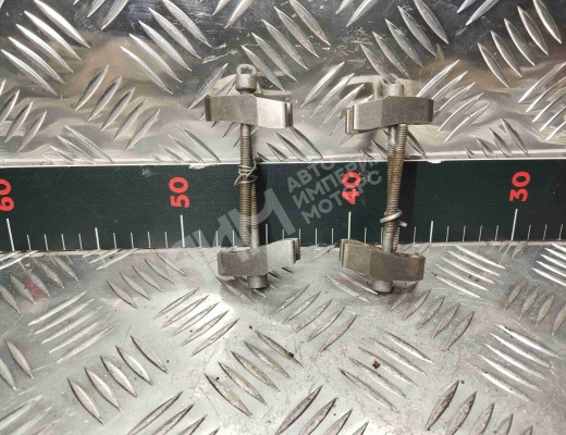 Скоба (кронштейн) крепления форсунки Mercedes C (W203) 2000-2004  Mercedes C C (W203) 2000-2004