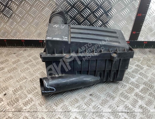 Корпус воздушного фильтра Volkswagen Touran I (1T) 2003-2006  Volkswagen Touran Touran I (1T) 2003-2006