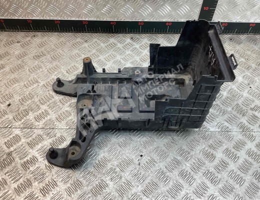Полка аккумулятора Skoda Octavia A5 (1Z) 2004-2008  Skoda Octavia Octavia A5 (1Z) 2004-2008