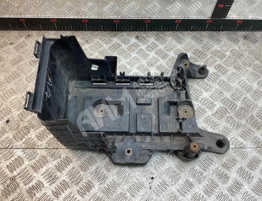 Планка крепления аккумулятора Skoda Octavia A5 (1Z) 2004-2008  Skoda Octavia Octavia A5 (1Z) 2004-2008