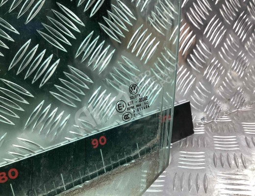 Стекло двери передней левой Volkswagen Passat B6 (3C) 2005-2010  Volkswagen Passat Passat B6 (3C) 2005-2010