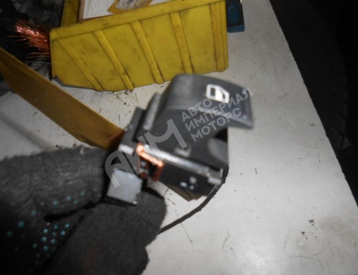 Кнопка стеклоподъемника Volkswagen Passat B6 (3C) 2005-2010  Volkswagen Passat Passat B6 (3C) 2005-2010