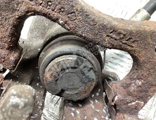 Суппорт задний правый Peugeot 407 2004-2010  Peugeot 407 407 2004-2010