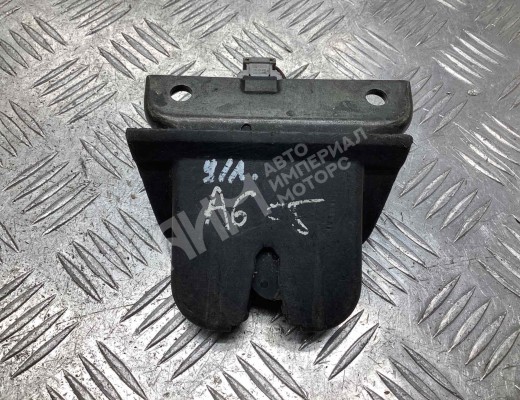 Замок багажника Audi A6 C5 (4B) 1997-2001  Audi A6 A6 C5 (4B) 1997-2001
