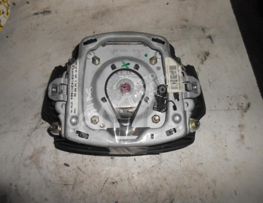 Подушка безопасности водителя Audi A4 B6 (8EC, 8E5) 2000-2004  Audi A4 A4 B6 (8EC, 8E5) 2000-2004
