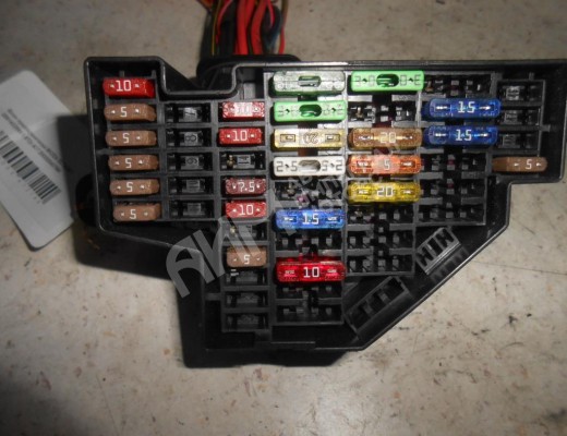 Блок предохранителей Skoda Octavia A5 (1Z) 2004-2008  Skoda Octavia Octavia A5 (1Z) 2004-2008