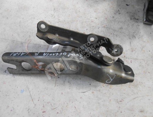 Петля капота правая Skoda Octavia A5 (1Z) 2004-2008  Skoda Octavia Octavia A5 (1Z) 2004-2008