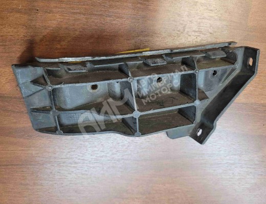 Кронштейн крепления бампера переднего Seat Cordoba II (6L) 2003-2009  Seat Cordoba Cordoba II (6L) 2003-2009