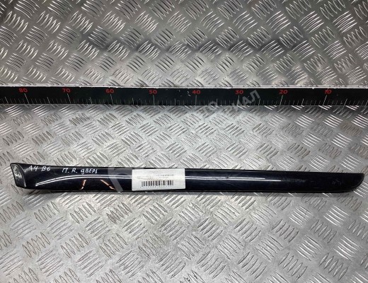 Накладка двери передней правой Audi A4 B6 (8EC, 8E5) 2000-2004  Audi A4 A4 B6 (8EC, 8E5) 2000-2004