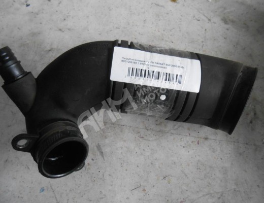 Патрубок впускного коллектора Volkswagen Passat B5 (3B) 1996-2000  Volkswagen Passat Passat B5 (3B) 1996-2000