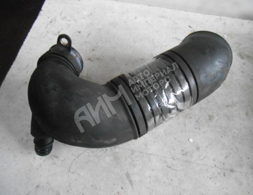 Патрубок впускного коллектора Volkswagen Passat B5 (3B) 1996-2000  Volkswagen Passat Passat B5 (3B) 1996-2000