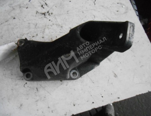 Кронштейн двигателя Volkswagen Passat B5 (3B) 1996-2000  Volkswagen Passat Passat B5 (3B) 1996-2000