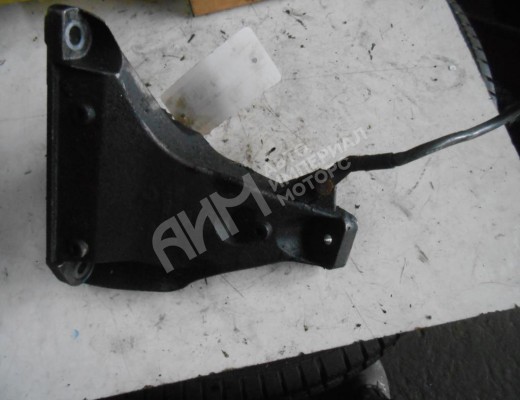 Кронштейн двигателя Volkswagen Passat B5 (3B) 1996-2000  Volkswagen Passat Passat B5 (3B) 1996-2000