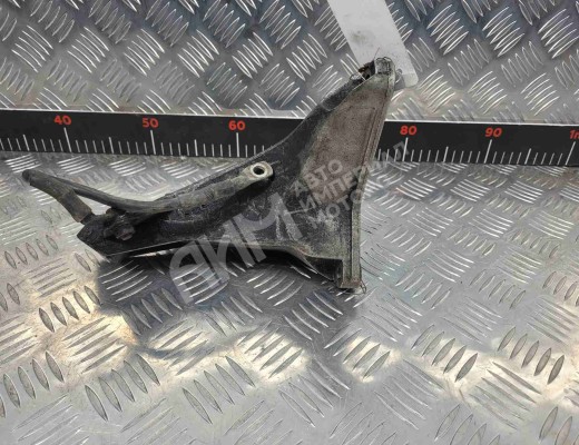 Кронштейн двигателя Volkswagen Passat B5 (3B) 1996-2000  Volkswagen Passat Passat B5 (3B) 1996-2000