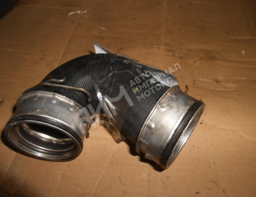 Патрубок интеркулера Volkswagen Passat B5+ (3B) 2000-2005 рестайлинг  Volkswagen Passat Passat B5+ (3B) 2000-2005 рестайлинг