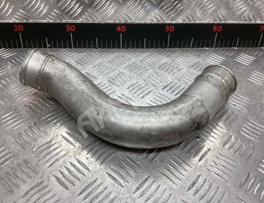 Патрубок интеркулера BMW 5-Series (E39) 2000-2004 рестайлинг  BMW 5-Series 5-Series (E39) 2000-2004 рестайлинг