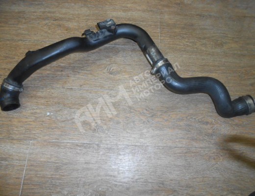 Патрубок интеркулера Volkswagen Passat B5+ (3B) 2000-2005 рестайлинг  Volkswagen Passat Passat B5+ (3B) 2000-2005 рестайлинг