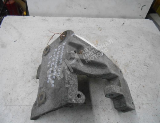 Кронштейн компрессора кондиционера Ford Scorpio II 1994-1998  Ford Scorpio Scorpio II 1994-1998