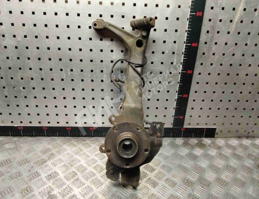 Кулак поворотный правый Volkswagen Passat B4 (3A) 1993-1997  Volkswagen Passat Passat B4 (3A) 1993-1997