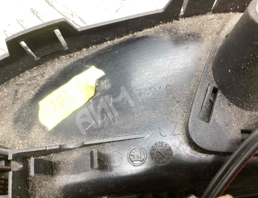 Ручка внутренняя передняя правая Skoda Octavia A5 (1Z) 2004-2008  Skoda Octavia Octavia A5 (1Z) 2004-2008