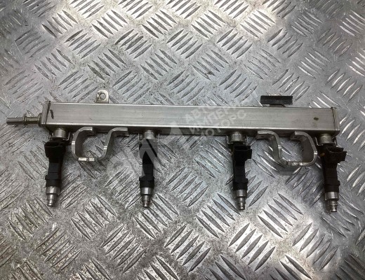 Форсунка Mazda 6 I (GG) 2005-2007 рестайлинг  Mazda 6 6 I (GG) 2005-2007 рестайлинг