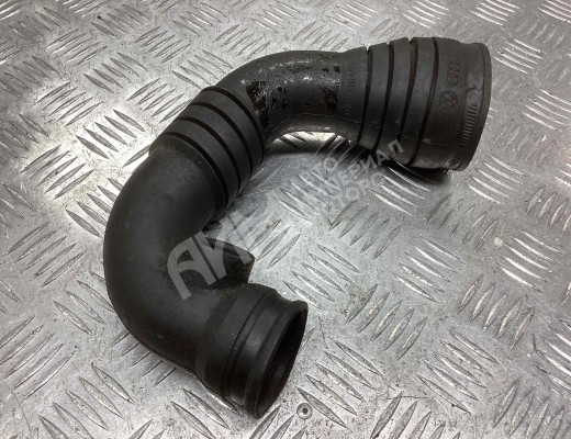 Патрубок впускного коллектора Volkswagen Passat B5 (3B) 1996-2000  Volkswagen Passat Passat B5 (3B) 1996-2000