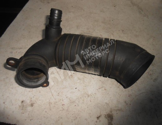 Патрубок интеркулера Volkswagen Passat B5+ (3B) 2000-2005 рестайлинг  Volkswagen Passat Passat B5+ (3B) 2000-2005 рестайлинг