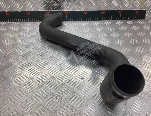 Патрубок интеркулера Volkswagen Golf III (1H) 1991-1997  Volkswagen Golf Golf III (1H) 1991-1997