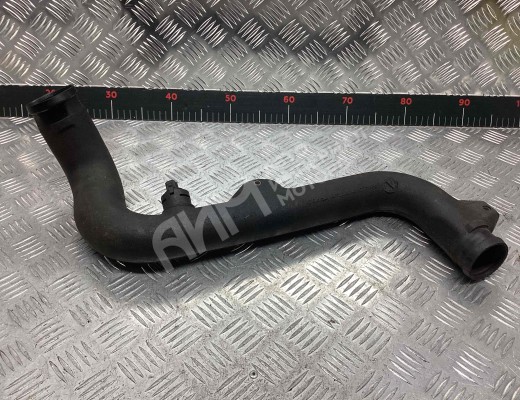 Патрубок интеркулера Volkswagen Golf III (1H) 1991-1997  Volkswagen Golf Golf III (1H) 1991-1997