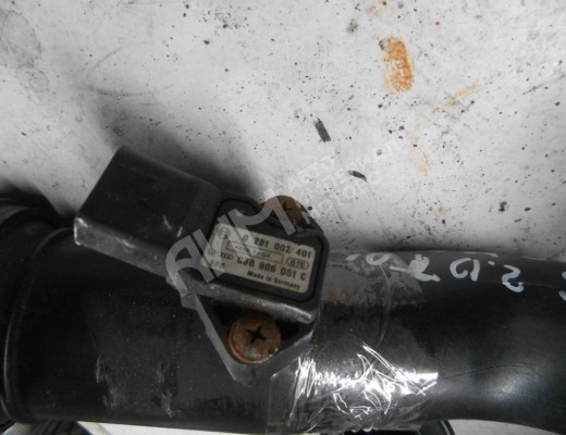 Патрубок впускного коллектора Volkswagen Passat B6 (3C) 2005-2010  Volkswagen Passat Passat B6 (3C) 2005-2010