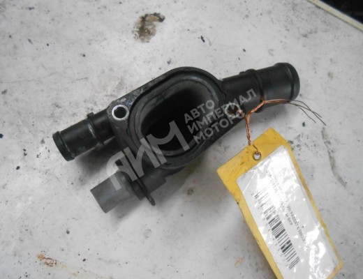 Фланец (тройник) системы охлаждения Volkswagen Passat B6 (3C) 2005-2010  Volkswagen Passat Passat B6 (3C) 2005-2010