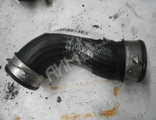 Патрубок интеркулера Volkswagen Passat B6 (3C) 2005-2010  Volkswagen Passat Passat B6 (3C) 2005-2010