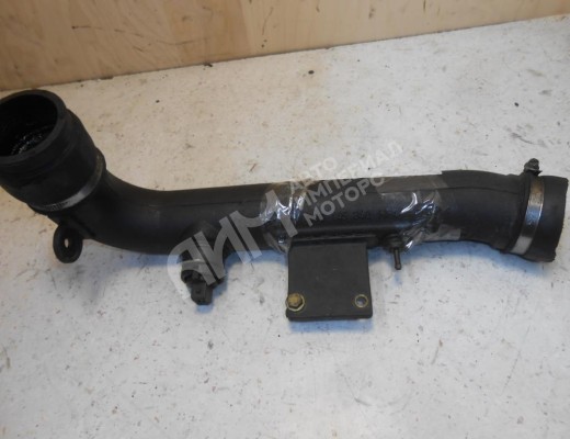 Патрубок интеркулера Volkswagen Golf III (1H) 1991-1997  Volkswagen Golf Golf III (1H) 1991-1997