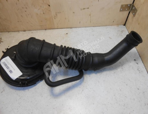 Патрубок воздушного фильтра Mitsubishi Space Wagon II 1991-1998  Mitsubishi Space Wagon Space Wagon II 1991-1998