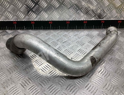 Патрубок интеркулера Volvo V70 II (SW) 2000-2008  Volvo V70 V70 II (SW) 2000-2008