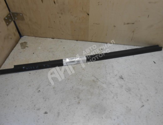 Молдинг стекла двери задней левой наружный Ford Focus I 2001-2005 рестайлинг  Ford Focus Focus I 2001-2005 рестайлинг