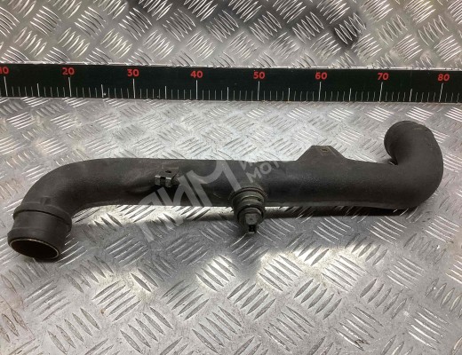 Патрубок интеркулера Volkswagen Golf III (1H) 1991-1997  Volkswagen Golf Golf III (1H) 1991-1997