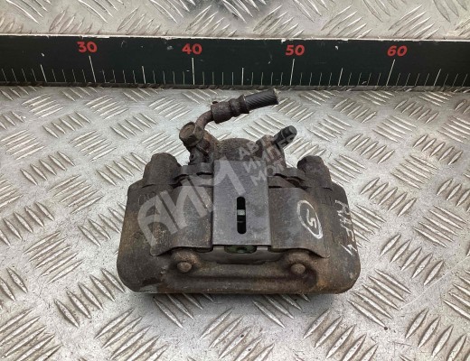 Суппорт задний правый  Toyota RAV4 II (XA20) 2000-2006