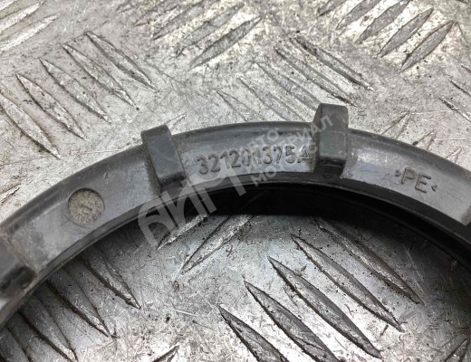 Кольцо зажимное топливозаборника Volkswagen Passat B5 (3B) 1996-2000  Volkswagen Passat Passat B5 (3B) 1996-2000