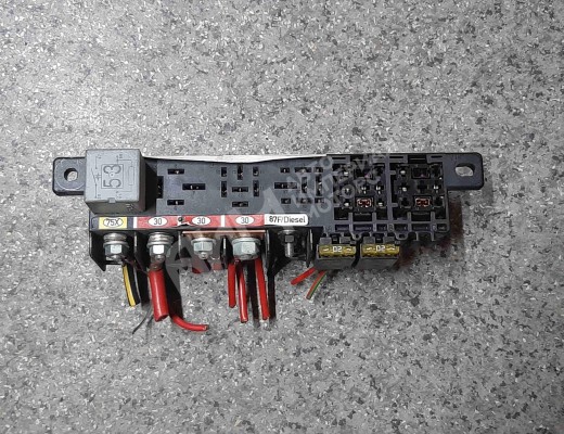 Блок предохранителей Volkswagen Passat B5 (3B) 1996-2000  Volkswagen Passat Passat B5 (3B) 1996-2000