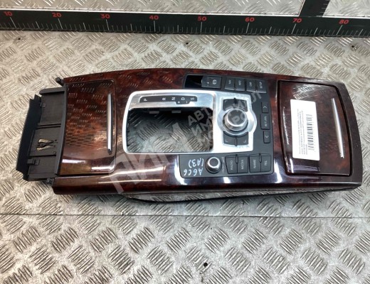 Консоль салона (кулисная часть) Audi A6 C6 (4F) 2004-2008  Audi A6 A6 C6 (4F) 2004-2008