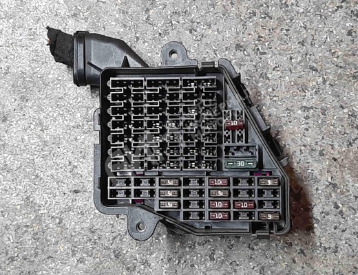 Блок предохранителей Audi A6 C6 (4F) 2004-2008  Audi A6 A6 C6 (4F) 2004-2008