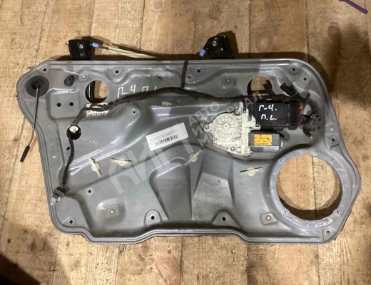 Стеклоподъемник передний левый Volkswagen Golf IV (1J) 1997-2004  Volkswagen Golf Golf IV (1J) 1997-2004