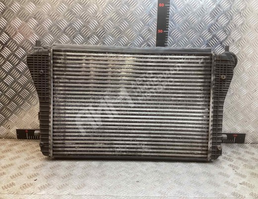 Интеркулер Volkswagen Golf V (1K) 2004-2009  Volkswagen Golf Golf V (1K) 2004-2009