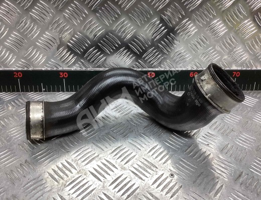 Патрубок интеркулера Mercedes C (W203) 2000-2004  Mercedes C C (W203) 2000-2004