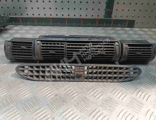 Дефлектор обдува салона Audi A4 B5 (8D) 1994-1999  Audi A4 A4 B5 (8D) 1994-1999