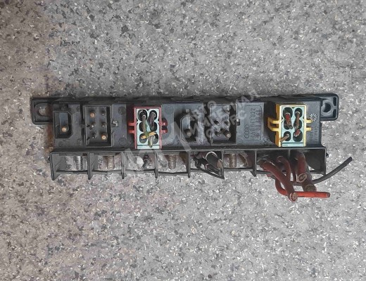 Блок предохранителей Audi A6 C4 (4A) 1994-1997  Audi A6 A6 C4 (4A) 1994-1997