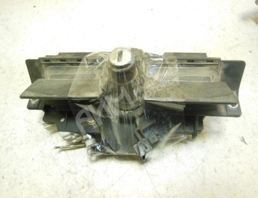Ручка крышки багажника  Audi A6 Allroad C5 (4B) 2000-2005